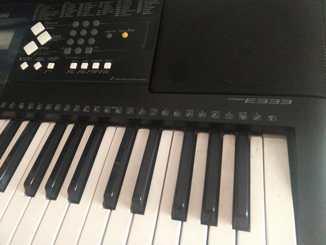 Teclado Yamaha PSR E333 - Foto 4