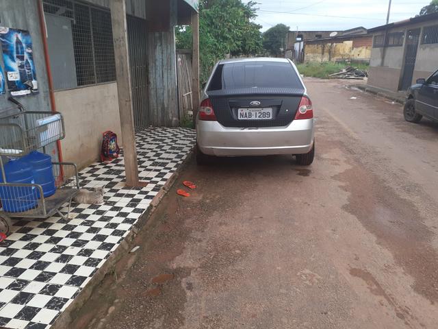 Carro ford fiesta sedã 12,000 - Foto 4