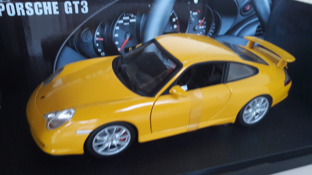 Porche GT3 - Escala 1:18 - Foto 6
