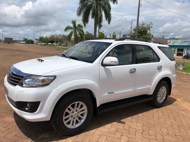 TOYOTA HILUX SW4 7 Lugares Ano 14/14