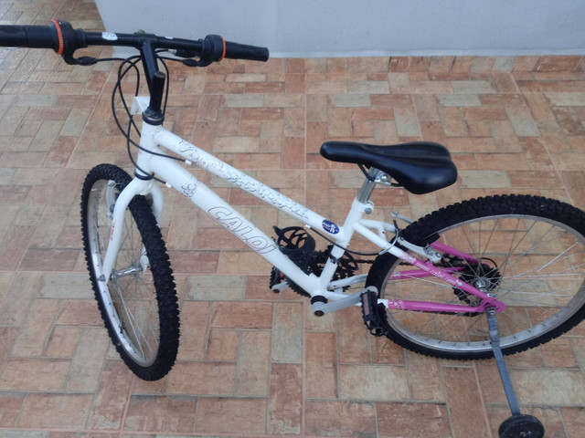 Bicicleta Caloi 18 marchas feminino em bom estado - Foto 3