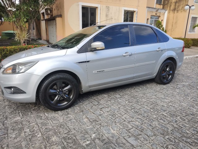 FOCUS SEDAN 2009 CARRO EXCELENTE NOVO NADA PRA FAZER