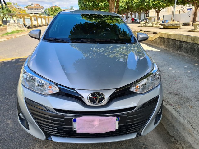 VENDO YARIS XS SEDAN 2021/2022
