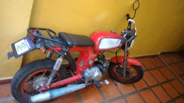MOTO TODA REFORMADA CINQUENTINHA 100 CILINDRADAS