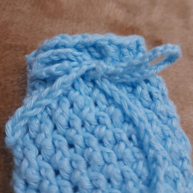Luva para bebe em crochê feito á mão - Foto 2