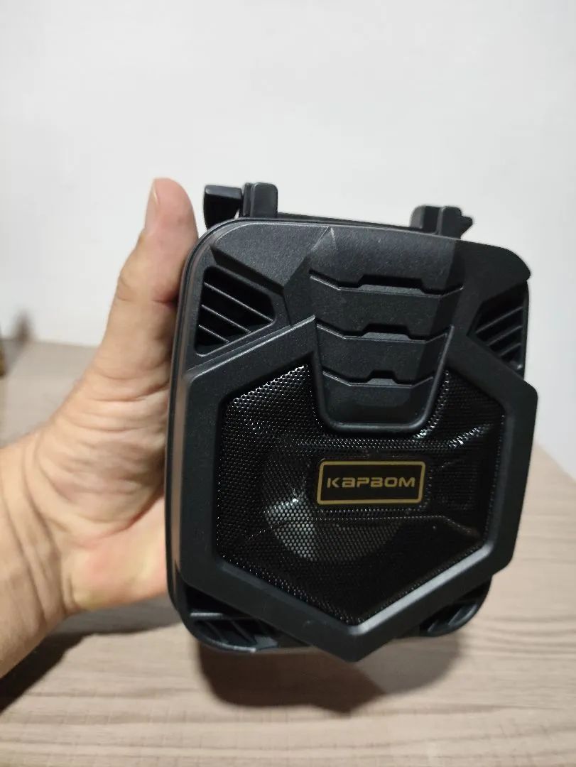 Caixa de Som Bluetooth Rádio FM Entrada Para Pendrive Portátil