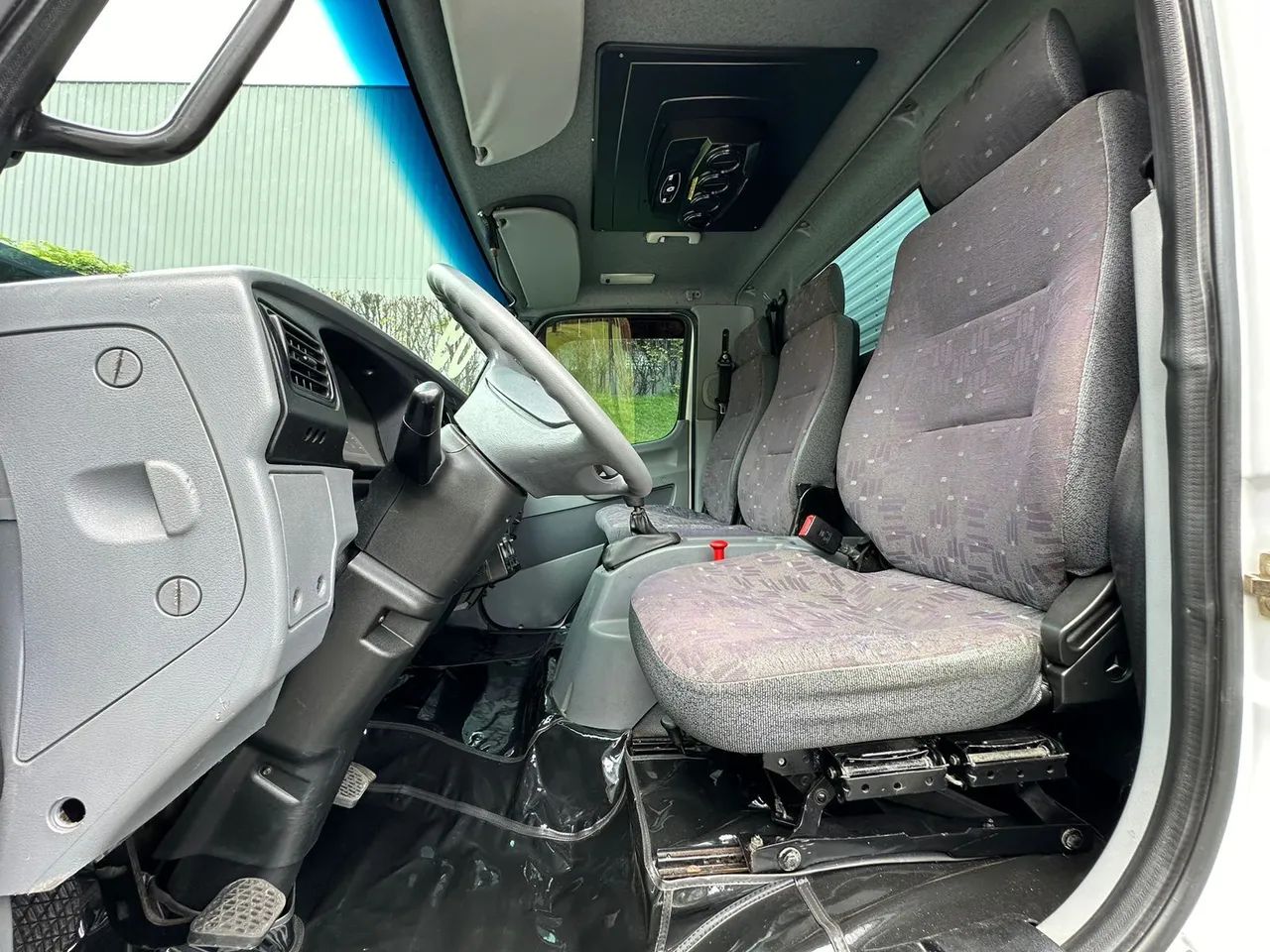 Caminhão Mercedes-Benz Accelo 09/09 Baú - Foto 8