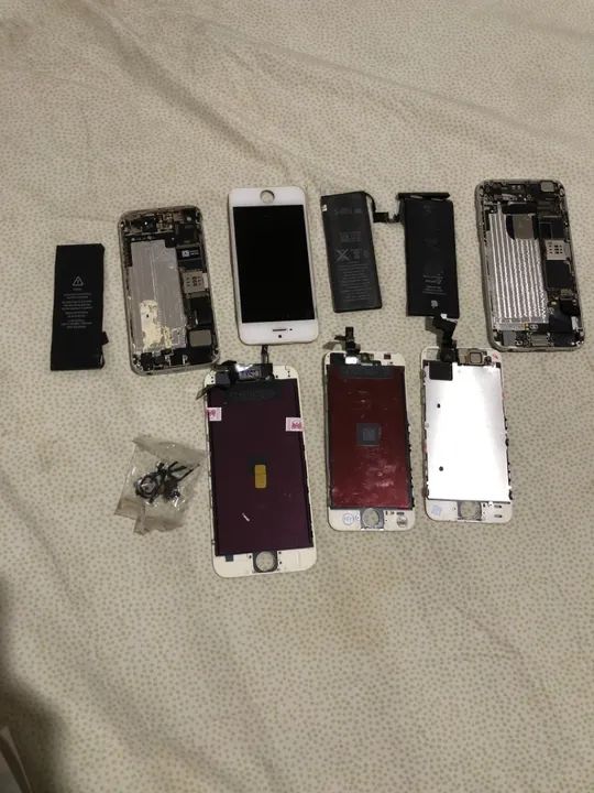 CARCAÇAS DE IPHONE E BATERIAS