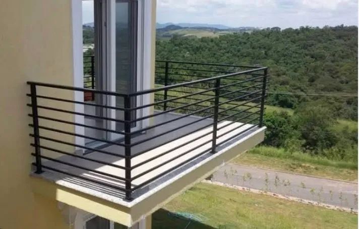 Grade de proteção em aço para varandas e escadas