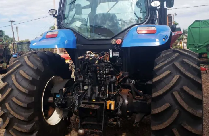Trator NEW Holland 4x4 2017.
