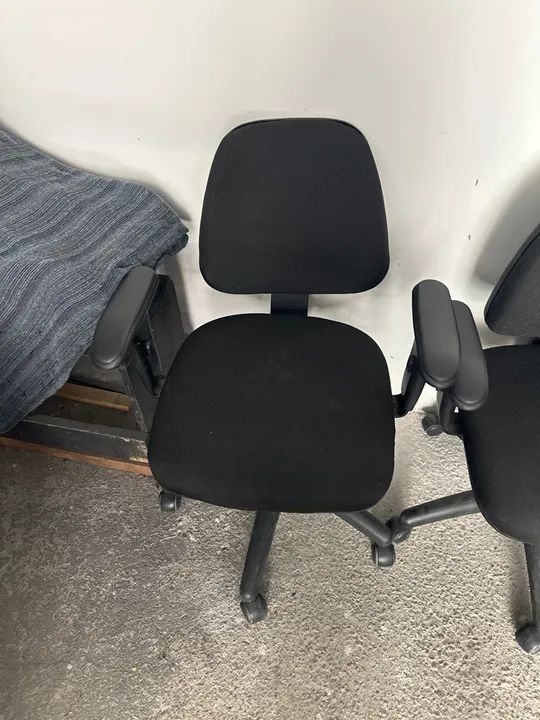 Cadeira Giratória Preta - Foto 5