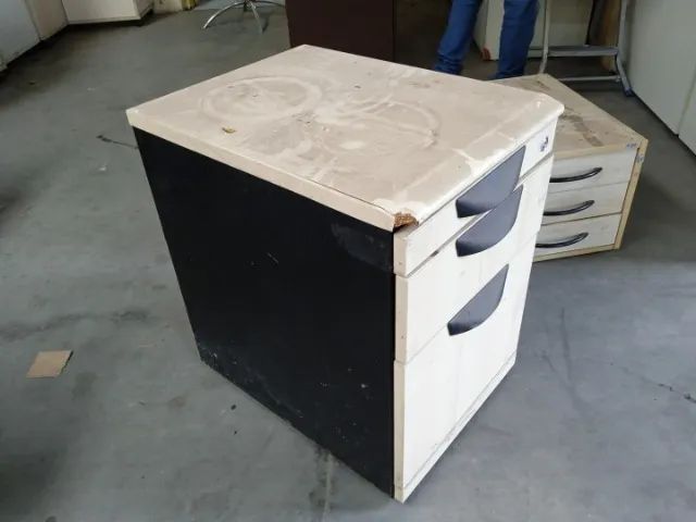 Gaveteiro c/ 3 gavetas e rodas em MDF Bege 66 cm x 45 cm x 61 cm - Foto 2