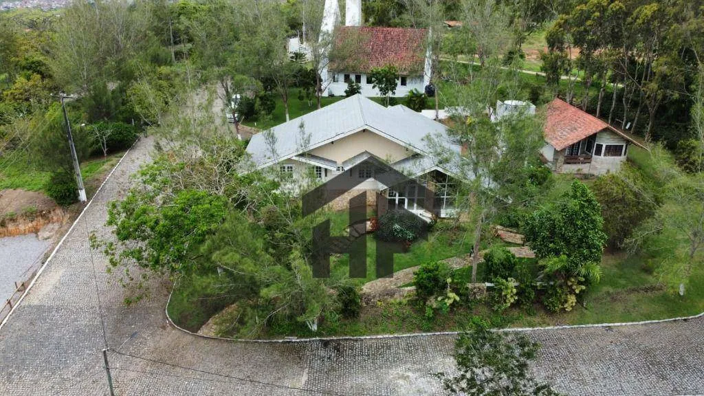 Casa com 260m² à venda, com 5 quartos (2 suítes), localizada em Porta Florada, Gravatá - P