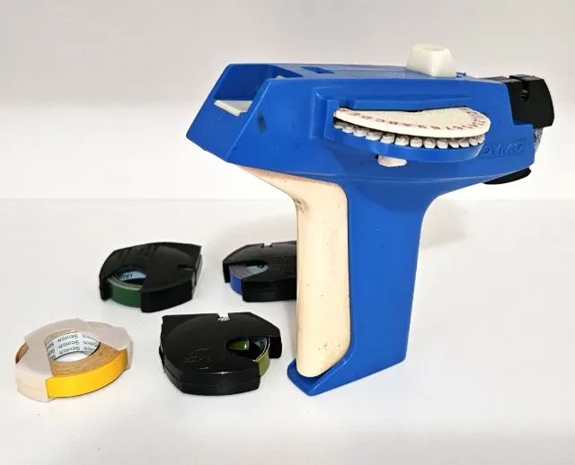 Rotuladora Manual Dymo com 4 fitas
