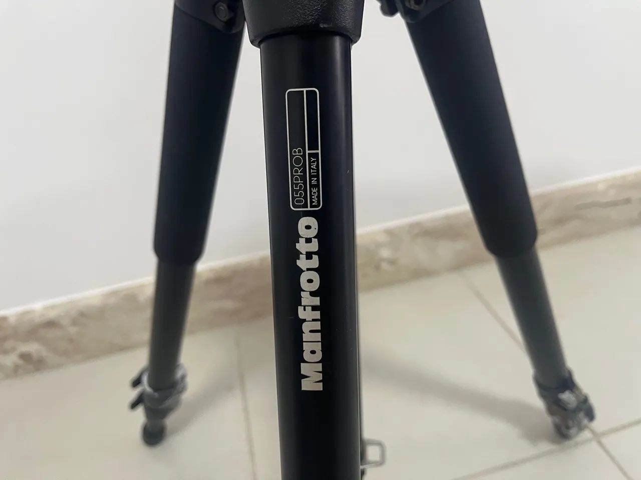 TRIPE MANFROTTO COM CABECA MVH502AH - Foto 2