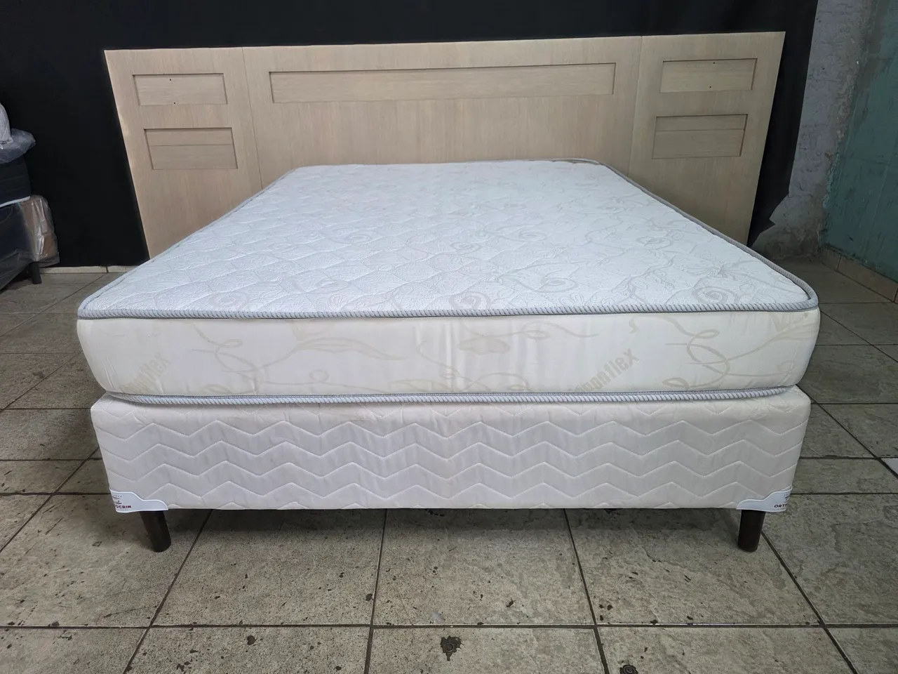 Cama Box com Colchão Nippoline magnético