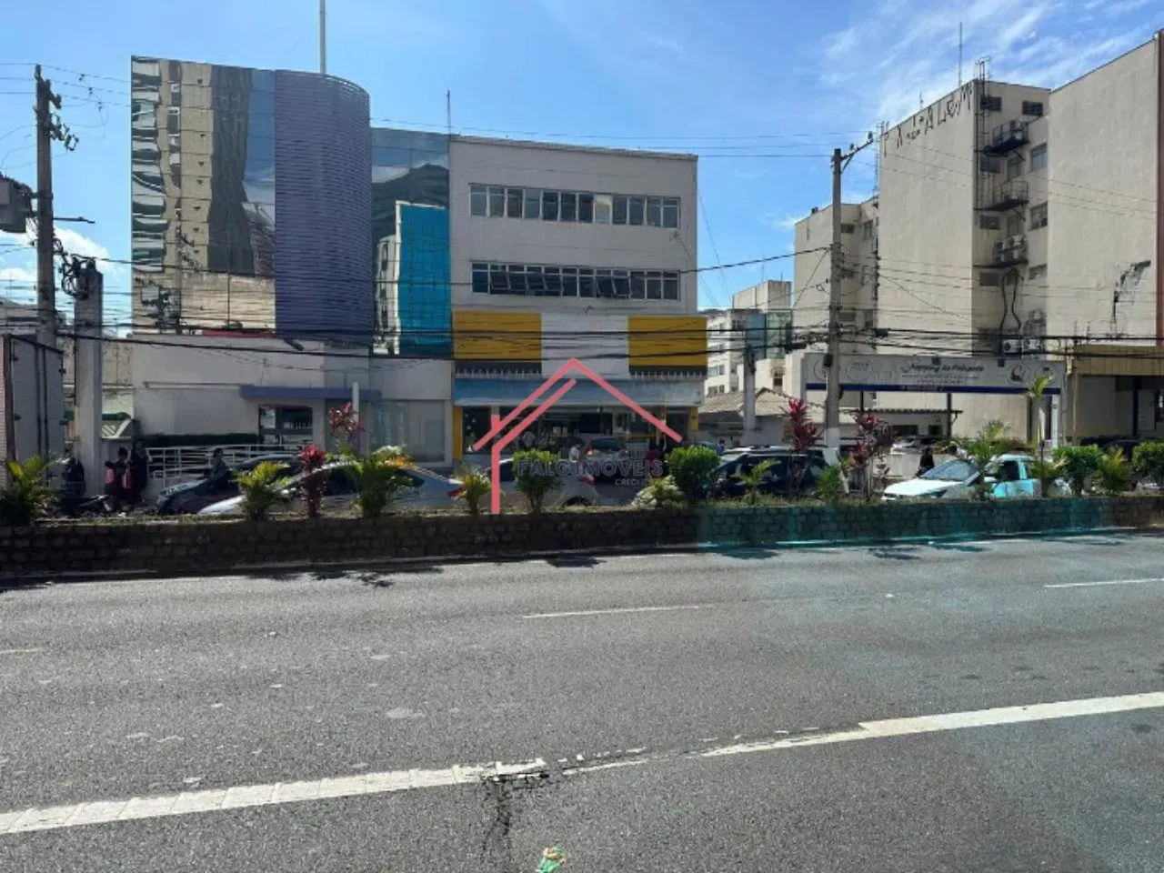 Sala Comercial para Locação no Centro de Osasco-SP: 1 Sala, 2 Banheiros e 280m² de Área! A
