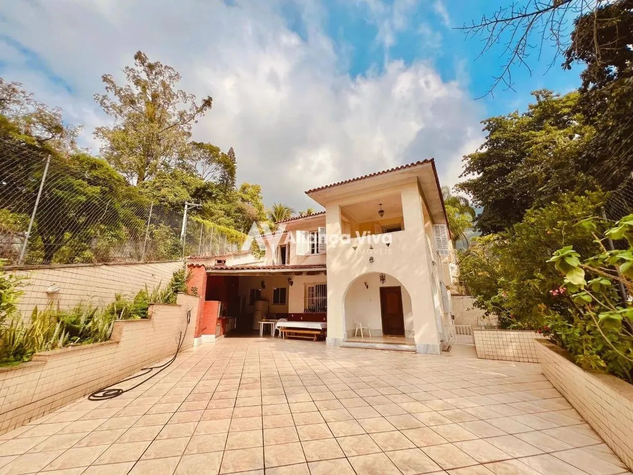Cosme Velho | Casa 4 quartos, sendo 1 suite - Foto 2