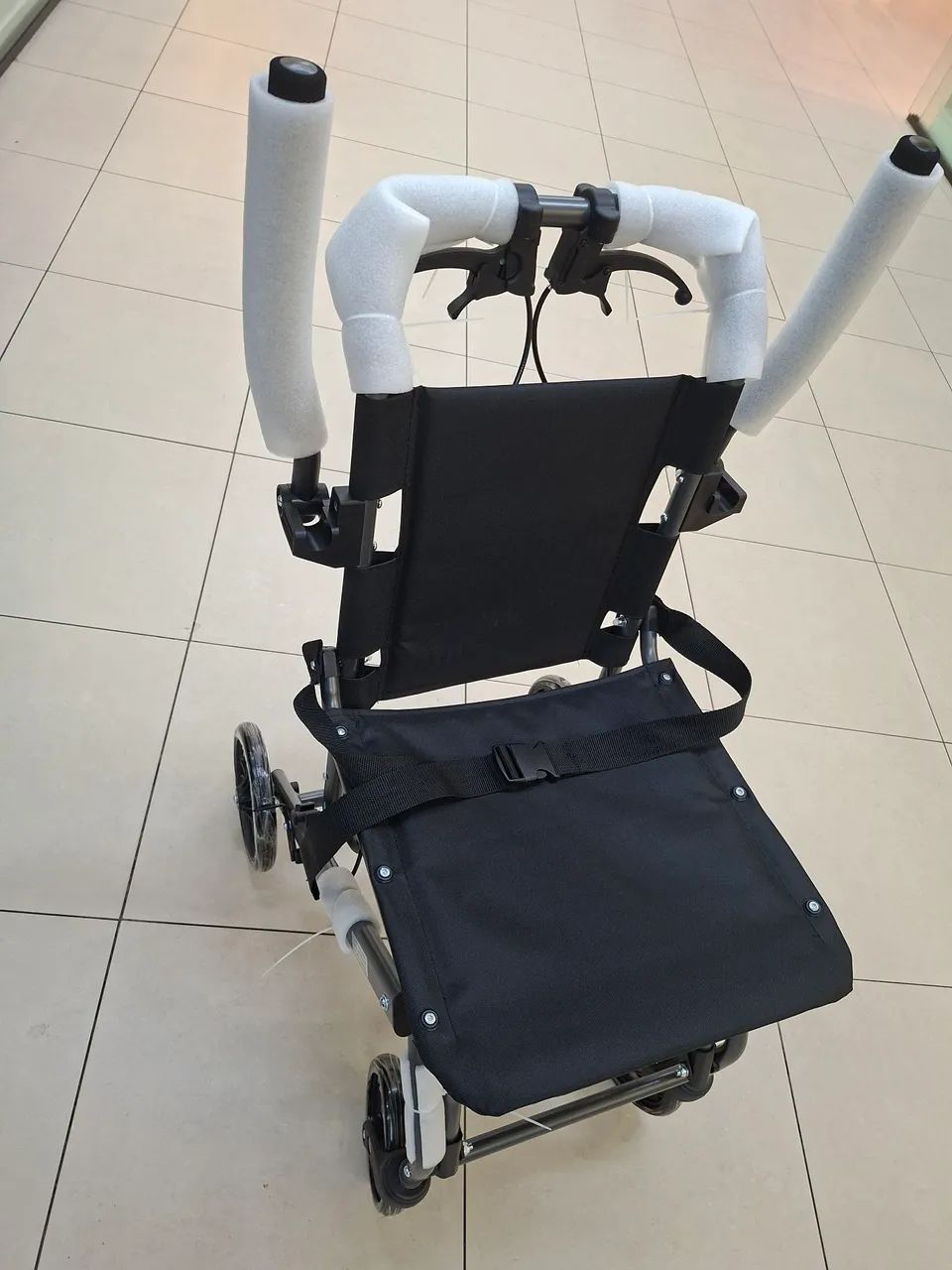 Cadeira de transporte  - Foto 3