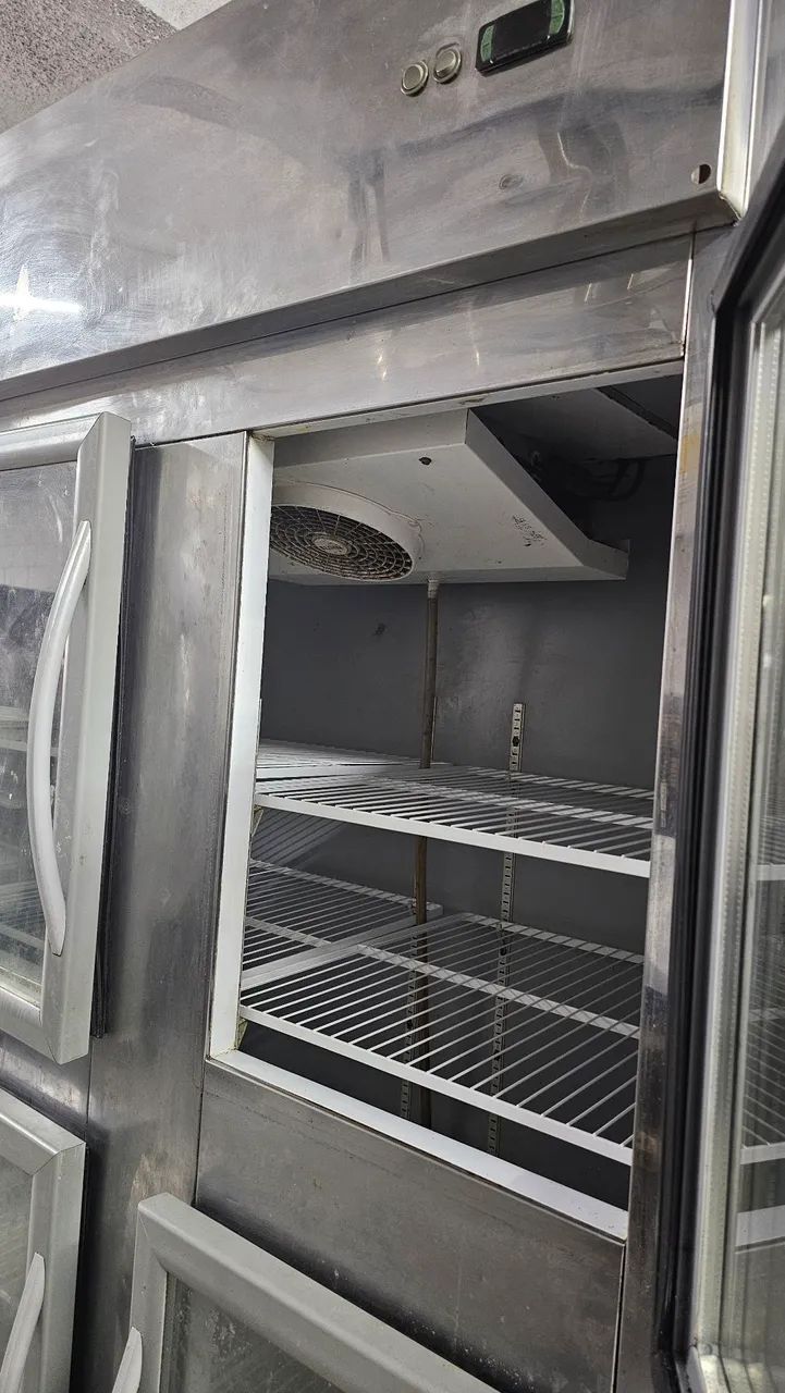 Geladeira Industrial com Portas de Vidro FRILUX