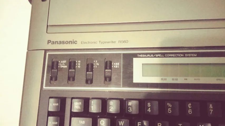 Máquina De Escrever Eletrônica Panasonic R56064842819792769123