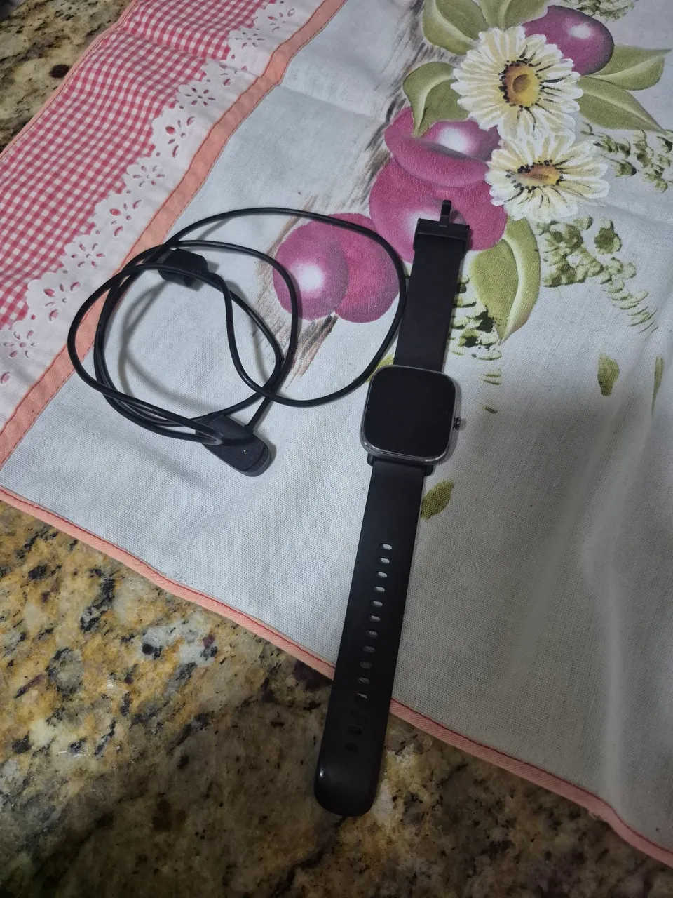 Smartwatch Preto com Carregador