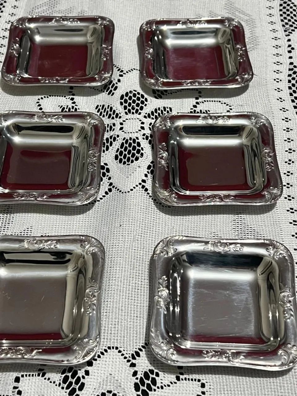 Pratinhos de prata com detalhes ornamentais - Foto 3