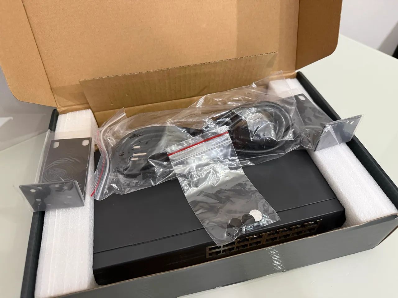 Switch TP-Link TL-SG1016D - Foto 2