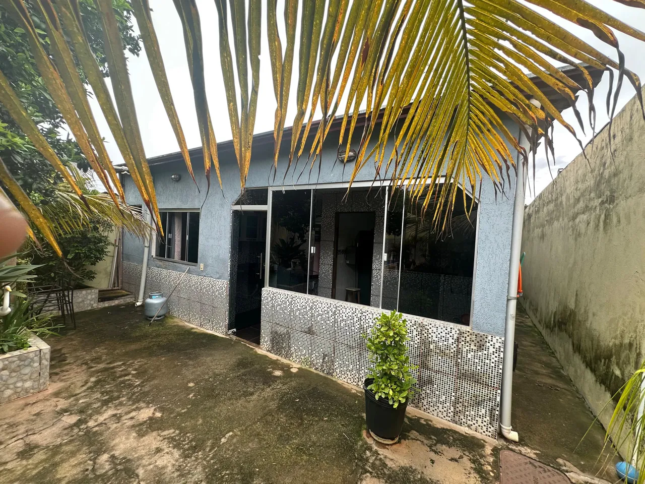 Vendo excelente imóvel na Estância V, próximo da Av. Principal, segunda rua, Planaltin