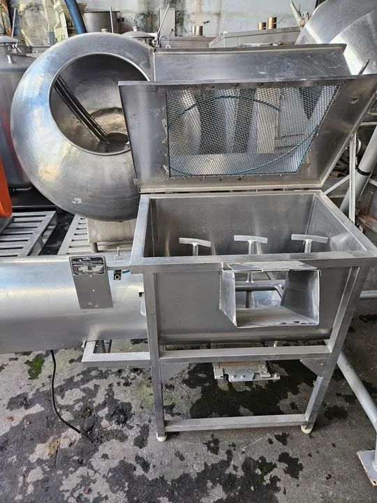 Ribbon blender a pás- 100 litros 