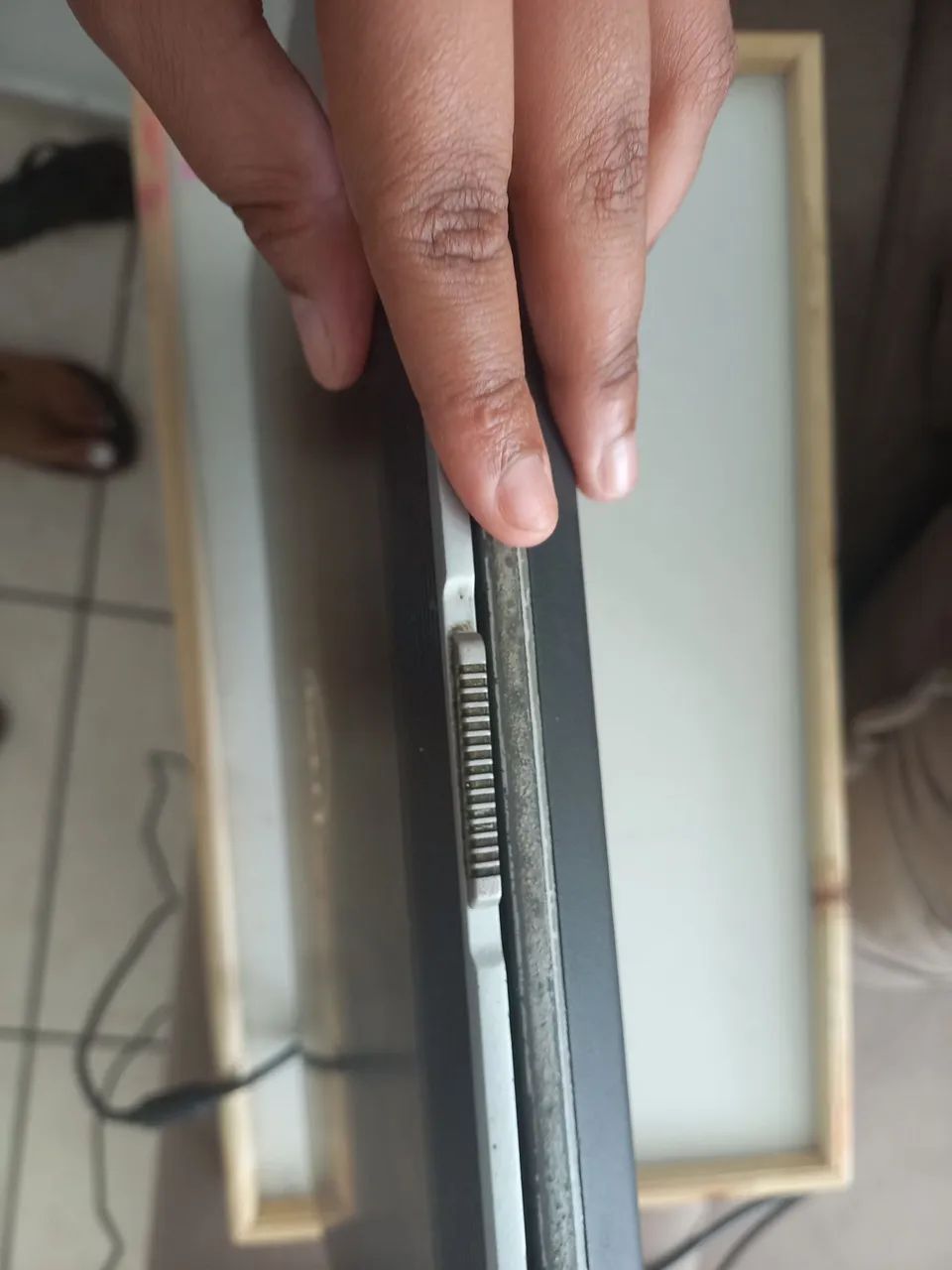 Notebook Dell com mouse, carregador, apoio de mãos  - Foto 3