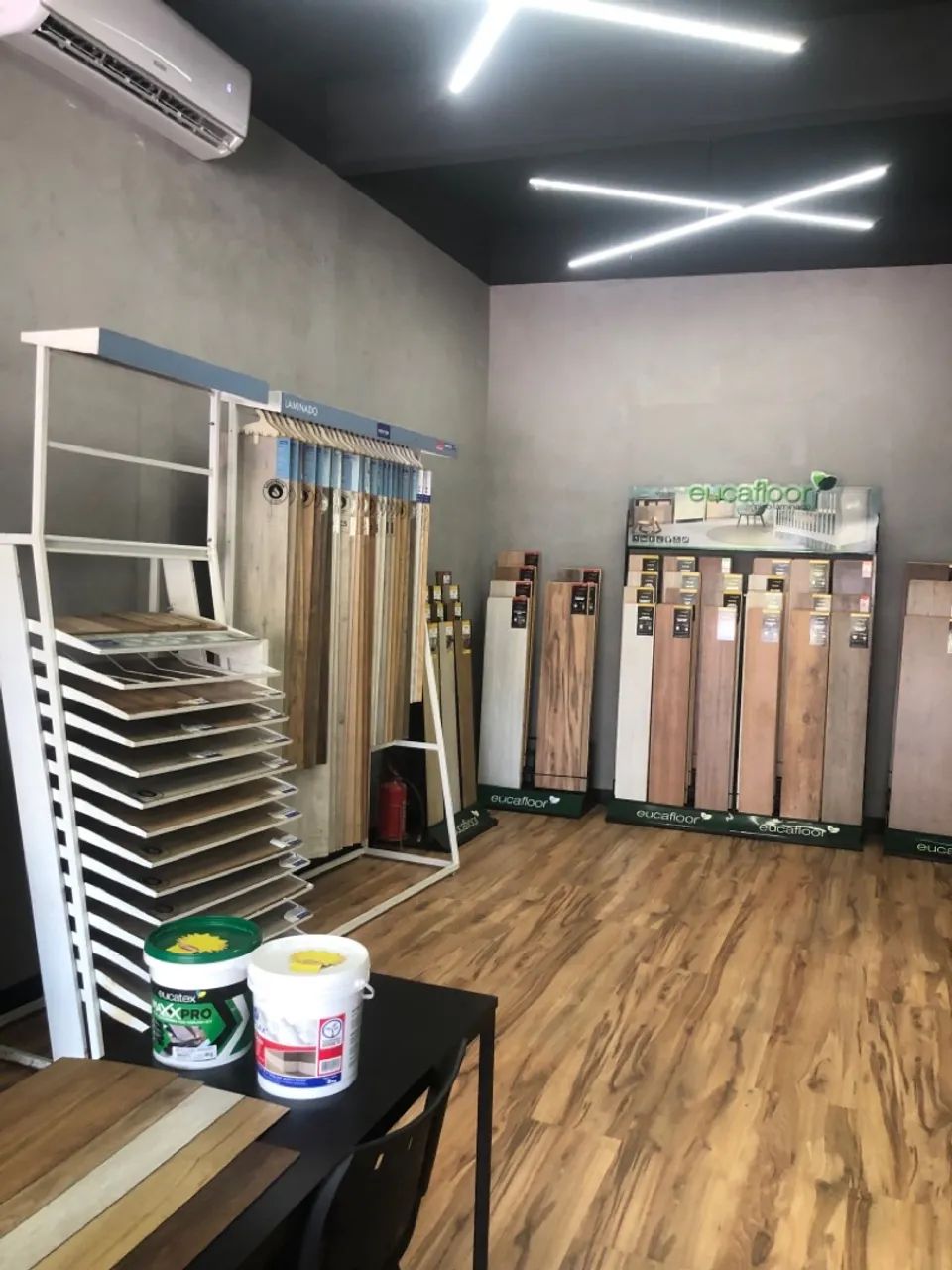 Piso Vinílico e Piso Laminado - Foto 2