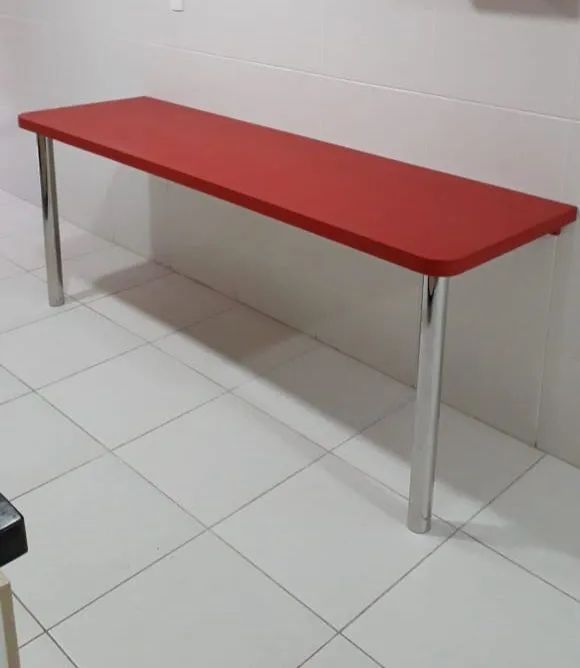 Vendo mesa retangular 60x 2,0 com 2 pés cromados.