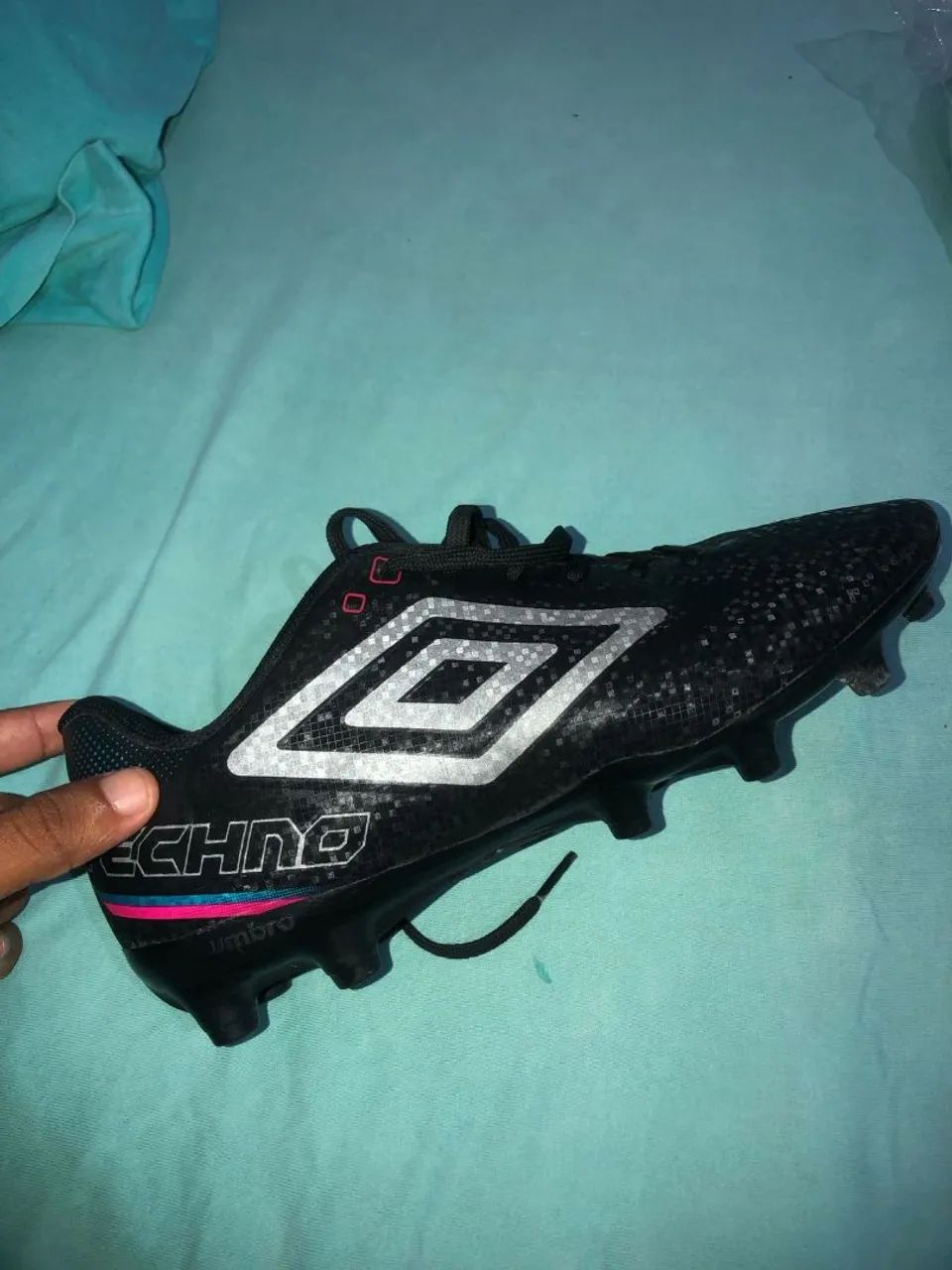Chuteira umbro 