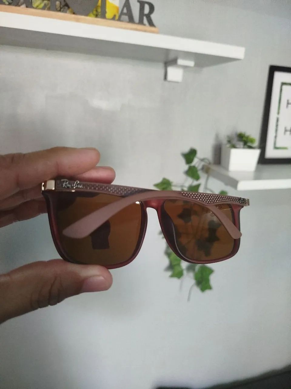 Óculos de Sol Ray-Ban - Estilo e Proteção - Foto 4