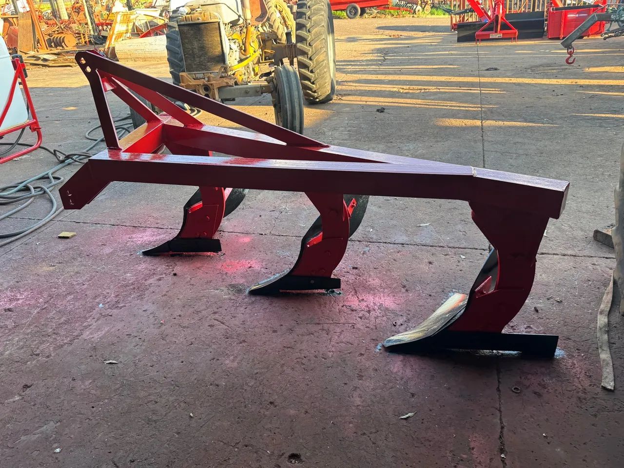 Arado Iveca 3 bicos Ikeda - Foto 6