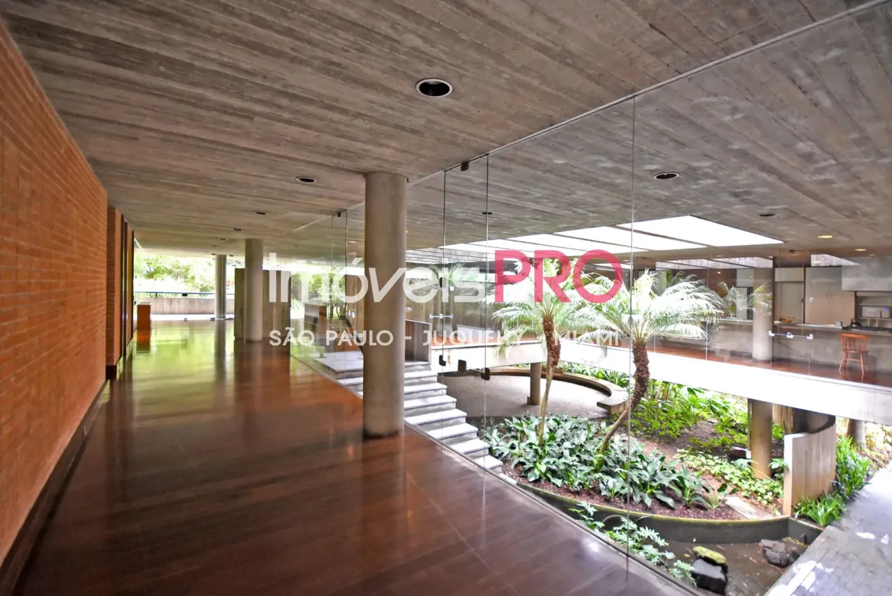 Casa com terreno de 3.100m - 06 dorm - a venda na região da Cidade Jardim
