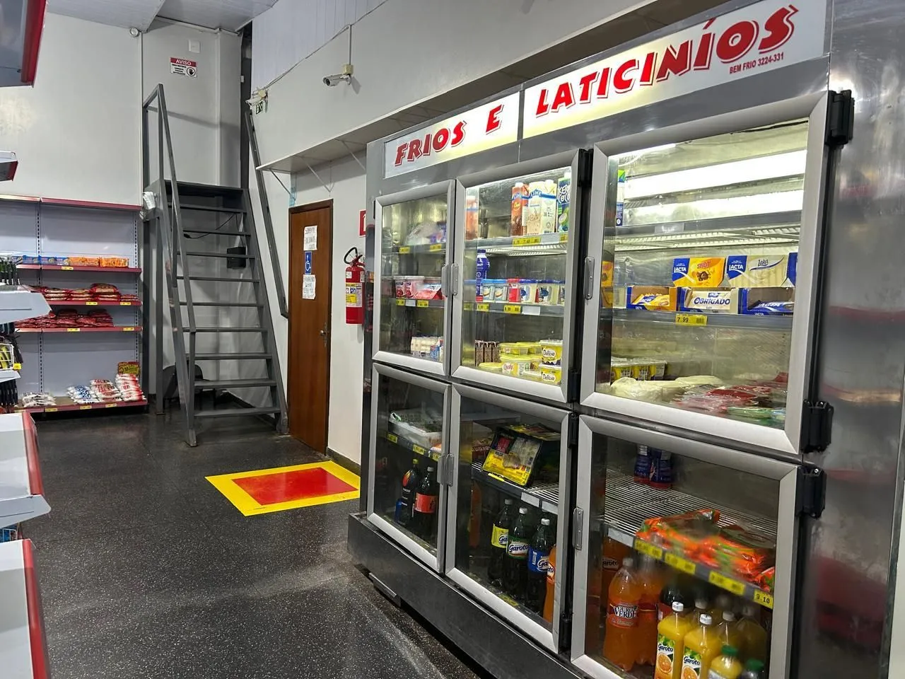 Vende se  comércio 