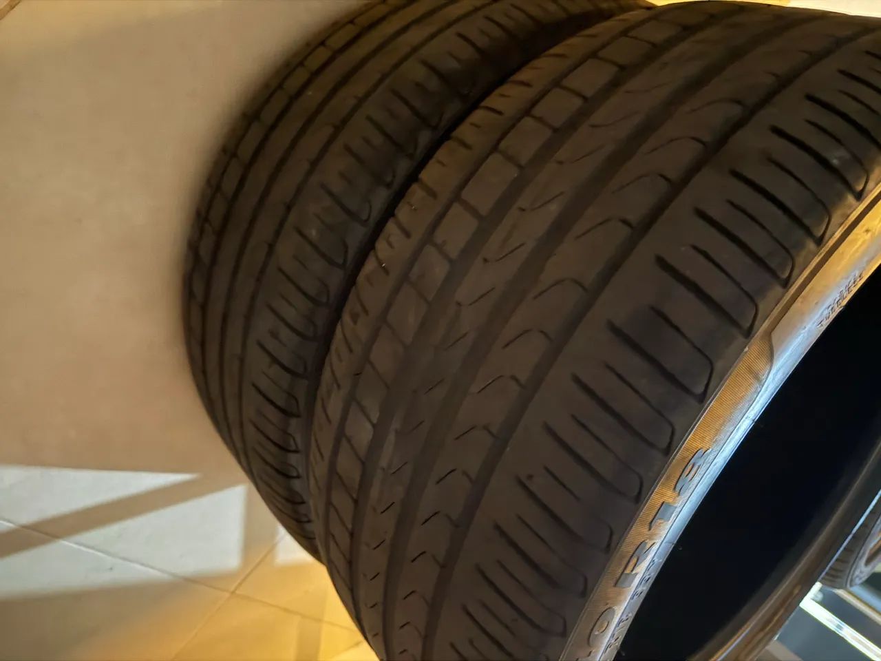 Pneu Pirelli P7 245/40R18 