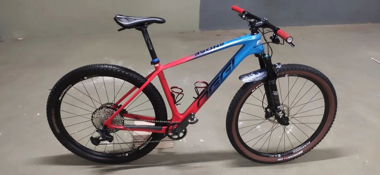 Bicicleta de competição aro 29 - carbono tamanho L 19 - Foto 6