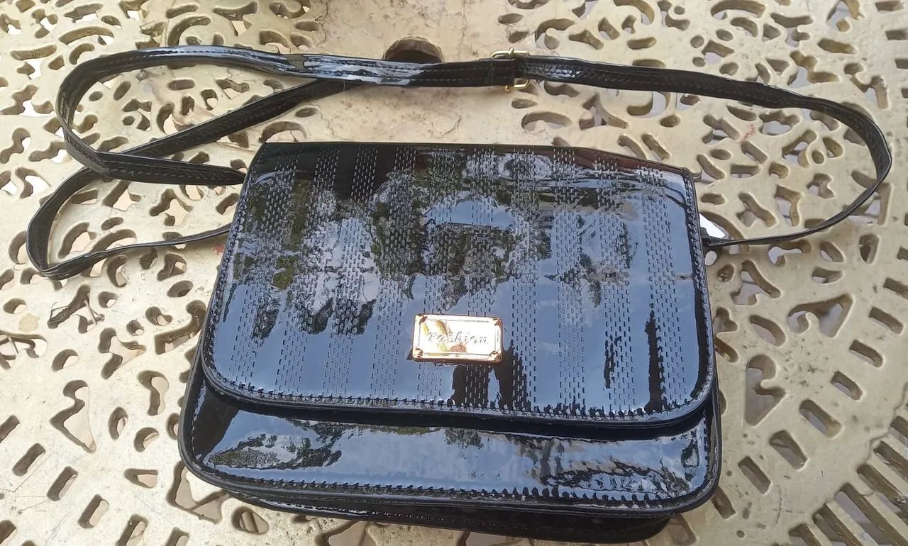 Bolsa de verniz preta  - Foto 2