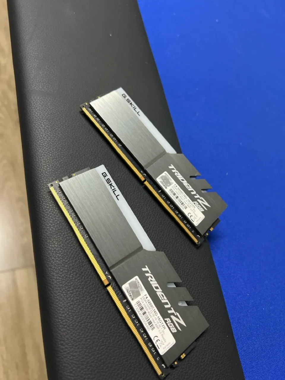 Memória RAM G.Skill Trident Z RGB 16GB (2x8GB) DDR4 3200MHz