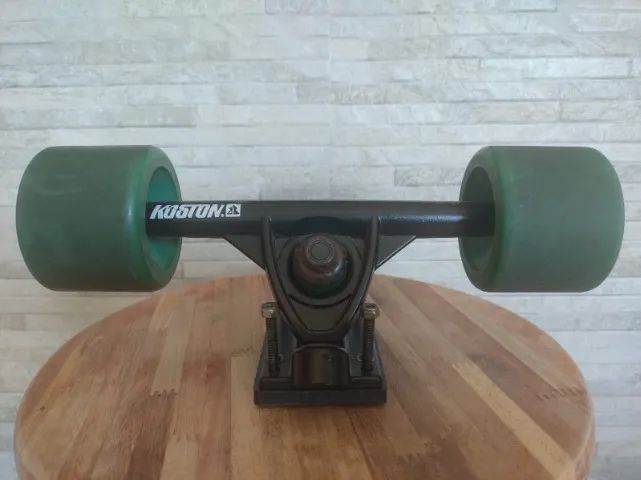 [PARA LONG]Truck invertido 180mm Koston + roda 70mm 86a Koston + rolamento Black Sheep Red
