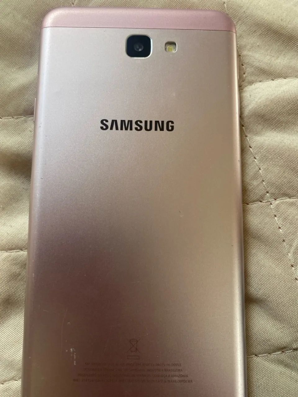 Samsung Galaxy J7 