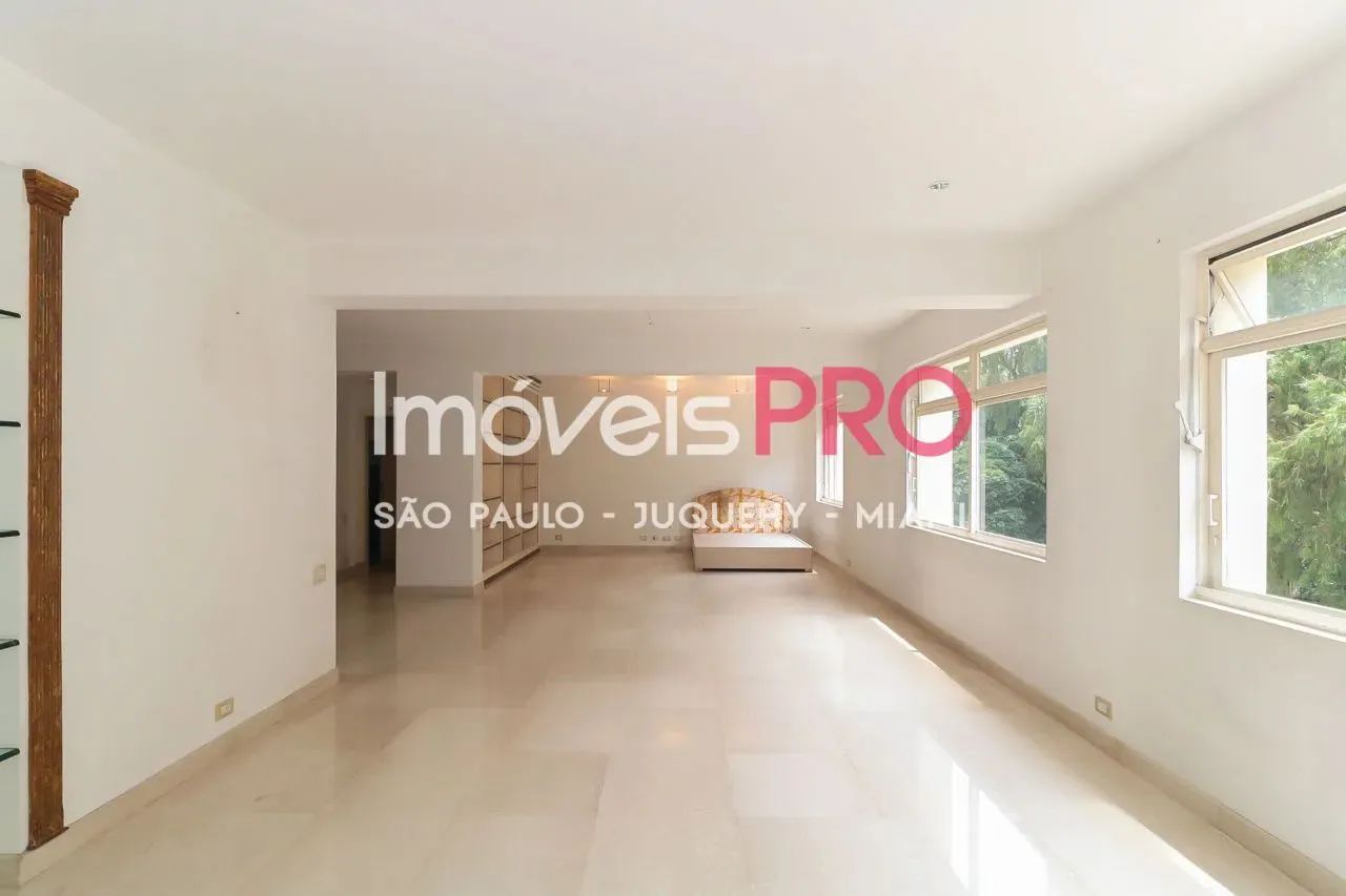 Ao lado do Shopping Iguatemi, Clube Pinheiros e Hebraica