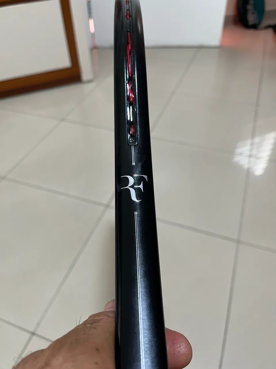 RAQUETE TÊNIS WILSON RF 01 EM PERFEITO ESTADO ACEITO TROCA BLADE V9 L4 - Foto 4