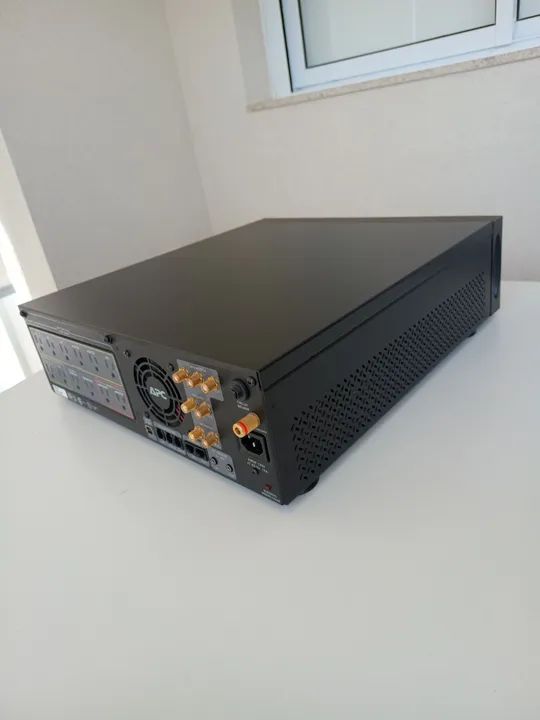 Condicionador de Energia e Nobreak APC J15 865w 1440VA 12 tomadas e Baterias Novas. Leia: - Foto 4