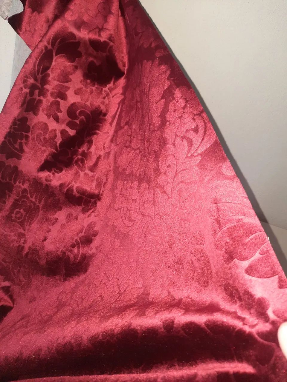 Vendo metro de tecido veludo vicenza cor vermelho - Foto 2