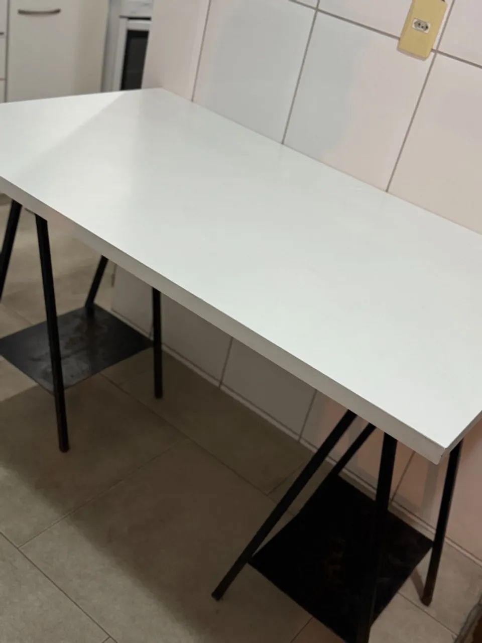 Mesa de Madeira com Pés de Ferro - Foto 4