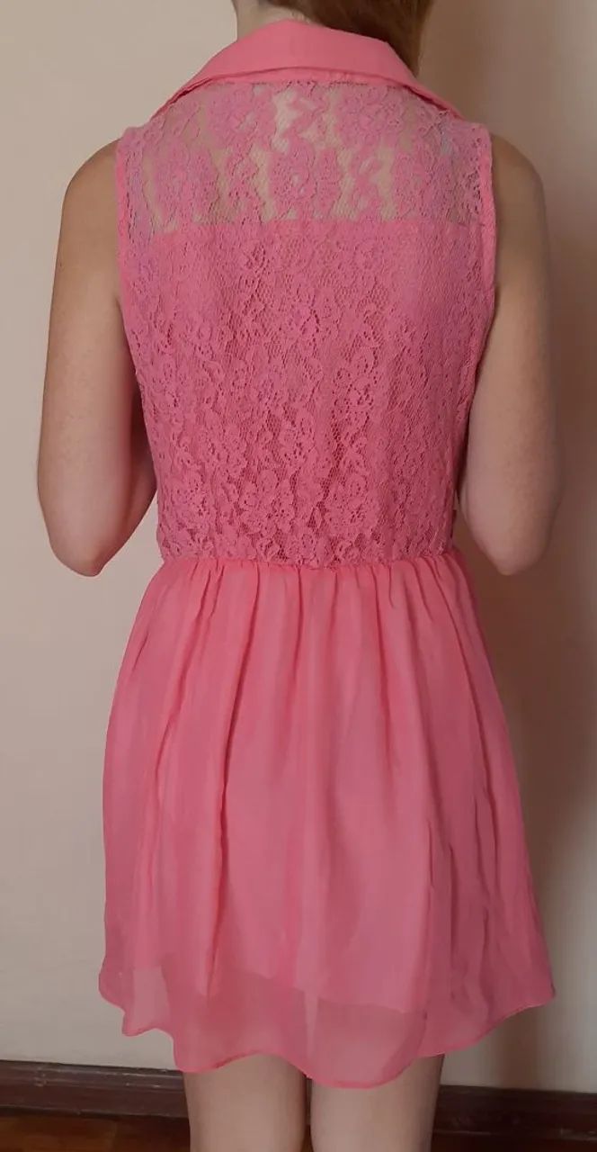 Vestido rosa com detalhes em renda - Foto 4